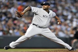 new york yankees pitcher body extended before pitch