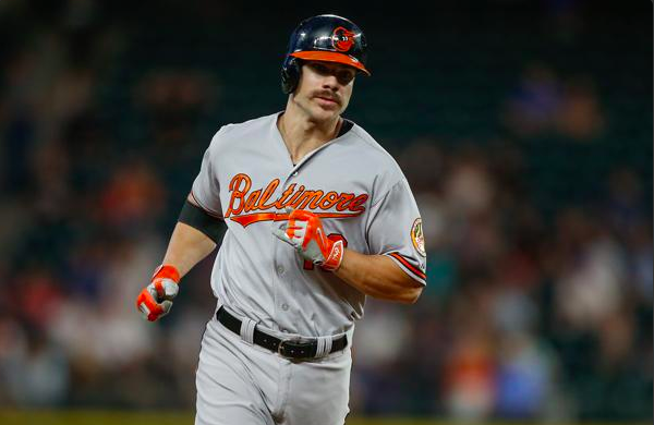 oriole chris davis with mustache running bases