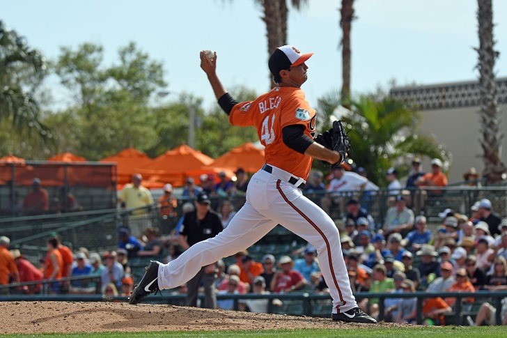Richard Bleier of the Orioles pitches.
